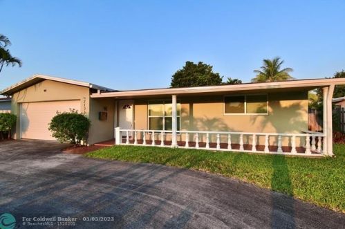 2131 52nd Ave, Hollywood FL  33021-3308 exterior