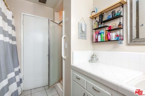 44025 Date Ave, Lancaster CA  93534-4425 exterior