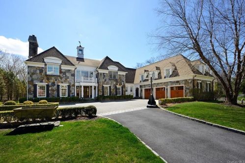 9 Carriage Hill Rd, White Plains, NY 10604-1525