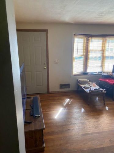 105 Pollett St, Cumberland RI  02864-7019 exterior