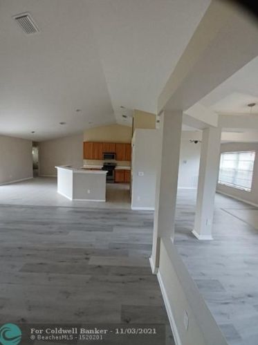 298 Carter Ave, Fort Pierce FL 34983-3006 exterior