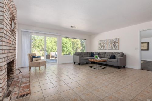 327 Steven Cir, Benicia CA  94510-1809 exterior