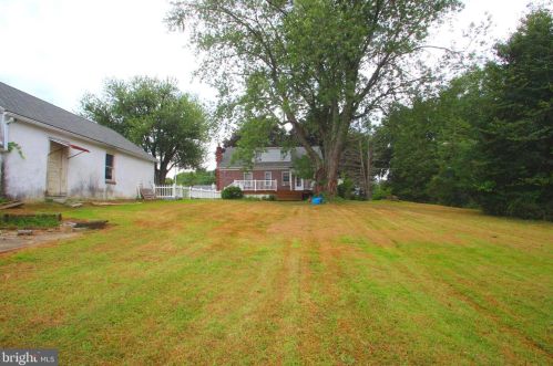 373 Concord Rd, Glen Mills PA  19342-1403 exterior