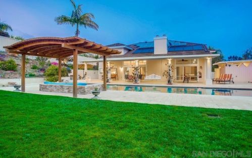 1088 Olive Crest Dr, Encinitas, CA 92024-6829