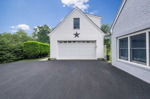 72 Maple Ave, Fishkill NY  12524-2213 exterior