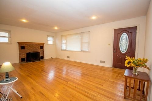 41 Main St, Wantage NJ  07461-2306 exterior