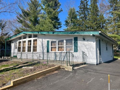 27 Crescent Cir, Rock Hill, NY 12775-6200