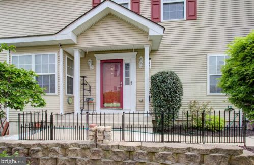 201 Fountayne Ln, Trenton, NJ 08648-2681