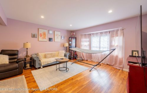 451 Middle Rd, Hazlet NJ  07730-2483 exterior