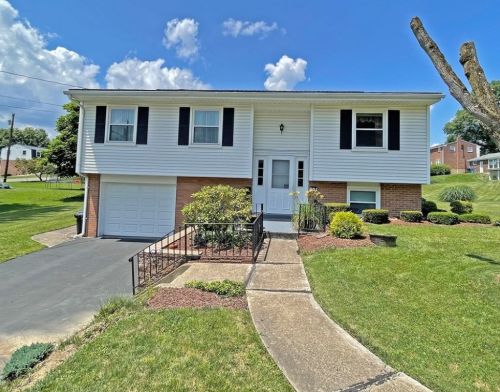501 Donnell Rd, New Kensington, PA 15068-3413