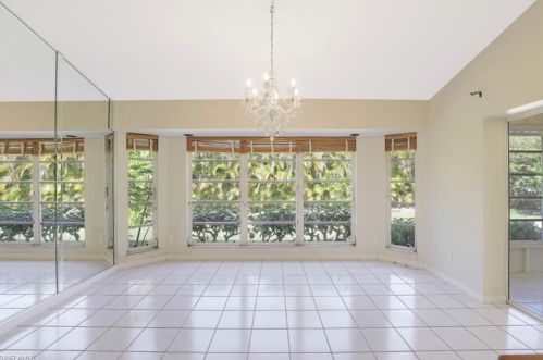49 Mentor Dr, Naples, FL 34110-1353