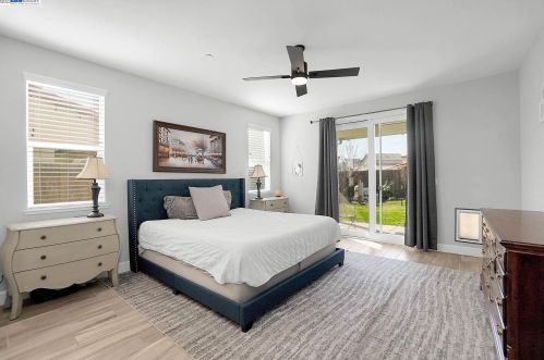 1611 Red Pheasant Ln, Manteca CA  95337 exterior