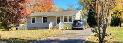 315 Greenbank Rd, Fredericksburg, VA 22406-5403