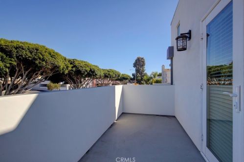 6160 Pacific Coast Hwy, Redondo Beach CA  90277-5907 exterior