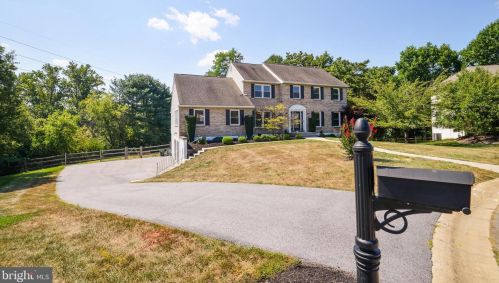 239 Hawkes Ct, Hockessin DE  19707-1351 exterior