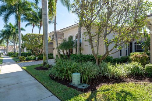 106 Andalusia Way, West Palm Beach, FL 33418-1723