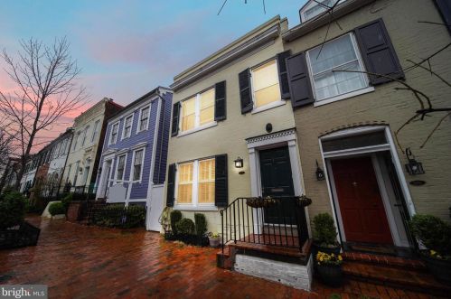 1505 33rd St, Washington, DC 20007-2723