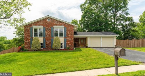 6926 Spur Rd, Springfield, VA 22153-1434