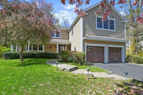 18 Coventry Ln, Riverside CT  06878-1803 exterior