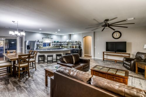 160 Cypress Dr, Lake Havasu City AZ  86403-6813 exterior