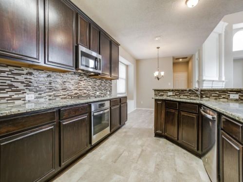 2038 Camelot Dr, Allen TX  75013-3016 exterior