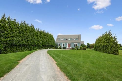 1140 Green End Ave, Middletown RI  02842-5706 exterior