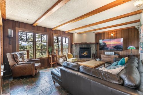 10146 Olympic Blvd, Truckee, CA 96161-1701