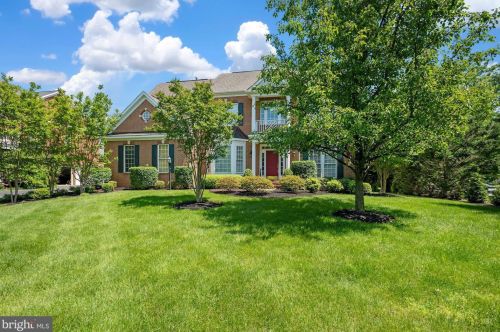 19372 Ml Dm Pl, Leesburg VA 20176-1637 exterior