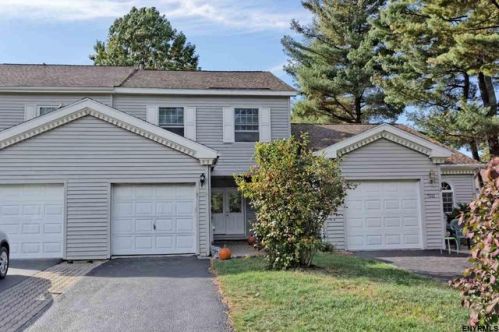 7003 Suzanne Ln, Schenectady, NY 12303-5231