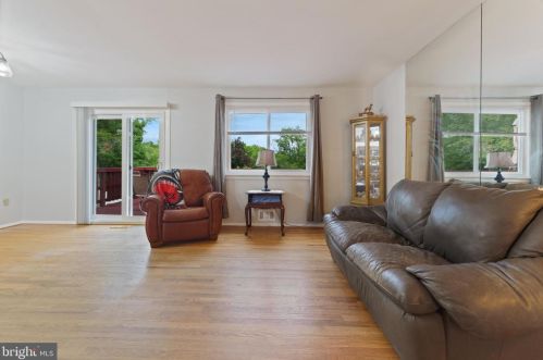 8813 Sylvania St, Lorton VA  22079-1612 exterior