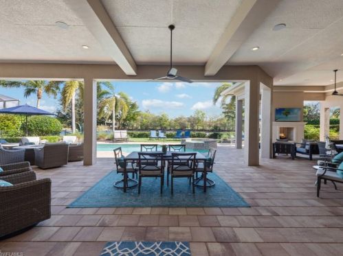 4252 Deephaven Ln, Naples FL  34119-8616 exterior