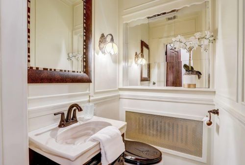 5347 Berkeley Blvd, Milwaukee WI 53217-5138 exterior