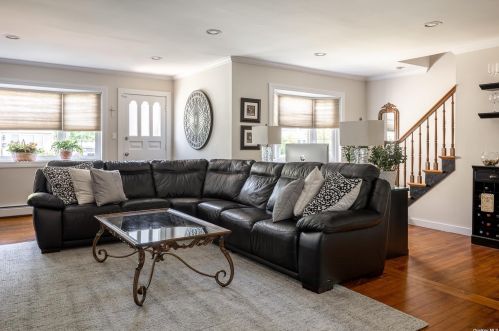 30 Swezey St, Canaan Lake, NY 11772-4126