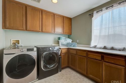 28968 Rock Canyon Dr, Santa Clarita CA  91390-5281 exterior