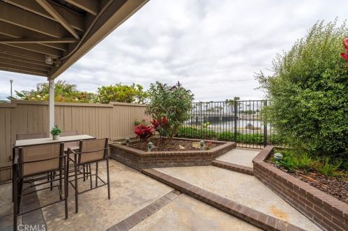 309 Regatta Way, Seal Beach CA  90740-5985 exterior