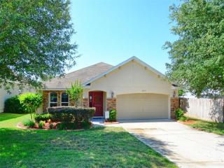 25104 Chipshot Ct, Mount Plymouth, FL 32776-7126