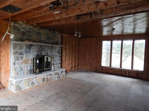 2240 Quakake Rd, Weatherly, PA 18255-3144