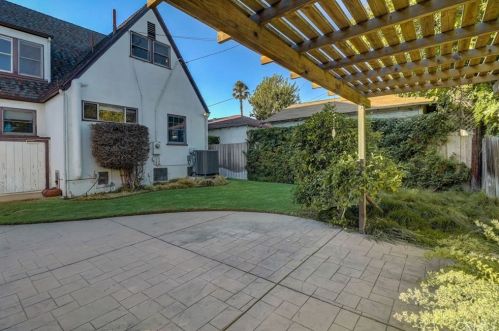 4663 Biona Dr, San Diego CA 92116-2332 exterior