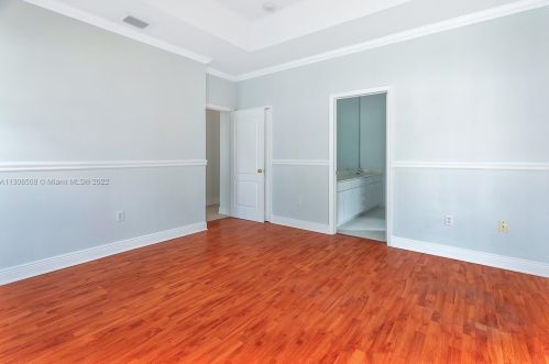 7090 5th Ave, Hialeah FL  33014-4952 exterior