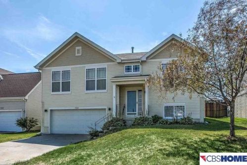 7968 155th St, Bennington, NE 68007-1825