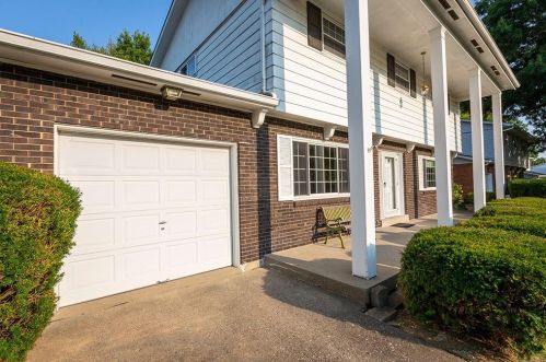 1612 Citadel Pl, Cincinnati, OH 45255-2626