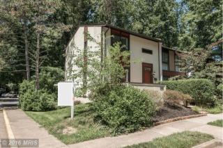 2281 Emerald Heights Ct, Herndon VA  20191-1711 exterior