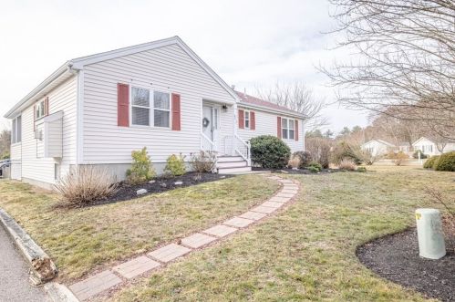 85 Crystal Water Dr, East Bridgewater, MA 02333-2184