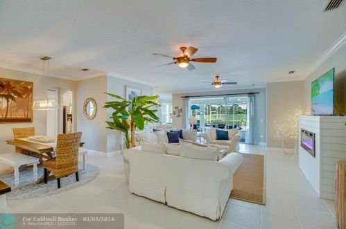 1525 79th Ave, Vero Beach FL  32966-1261 exterior