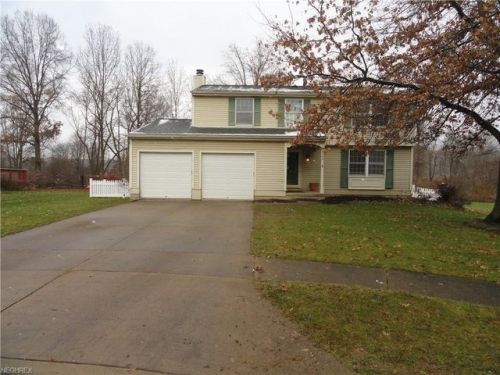 2489 Silver Springs Dr, Cuyahoga Falls OH  44224-1553 exterior