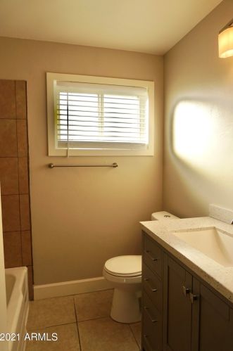 5622 35th Ave, Phoenix AZ 85053-1017 exterior