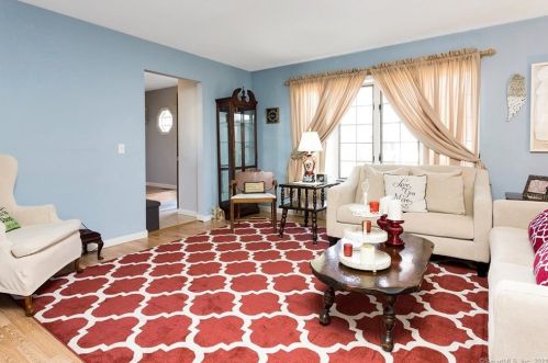 16 Vollmer Ave, Norwalk CT  06851-4132 exterior
