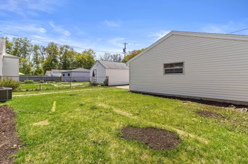 3331 Quincy Ave, Milwaukee WI  53207-2721 exterior