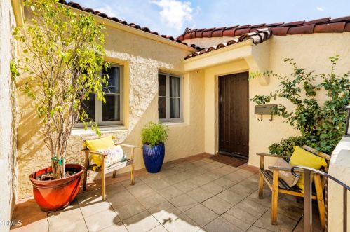 1606 Idlewood Rd, Glendale, CA 91202-1028