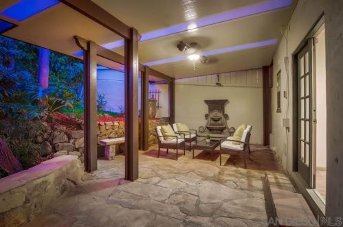 3211 Dumas St, San Diego CA 92106-1317 exterior